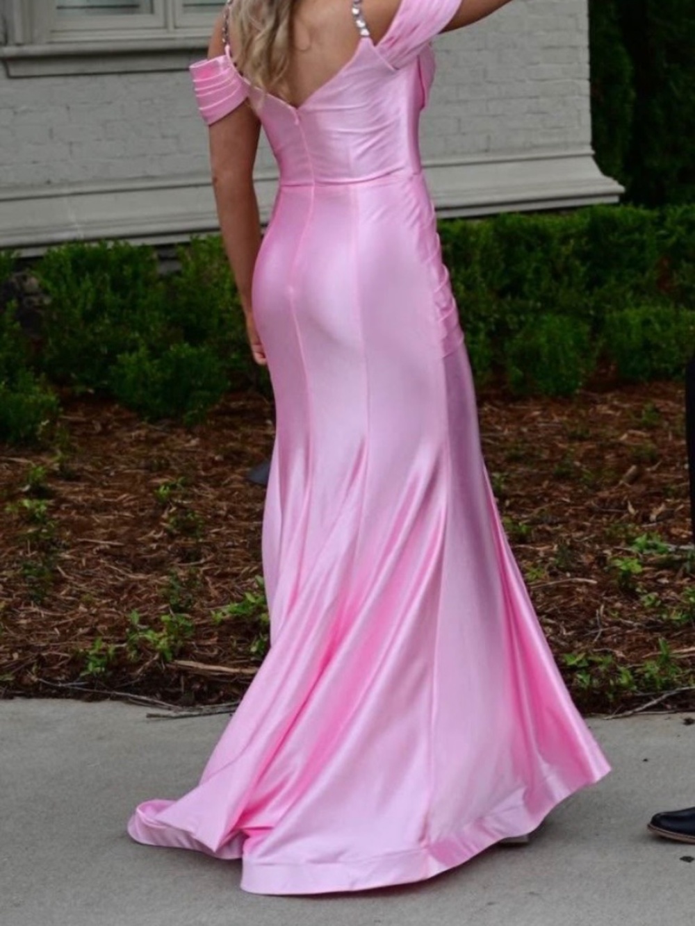 Prom dress - Picture 2 of 5
